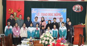 Gần 60 triệu: tiền mặt, quà tết và học bổng tặng các em học sinh huyện Vụ Bản (Nam Định)